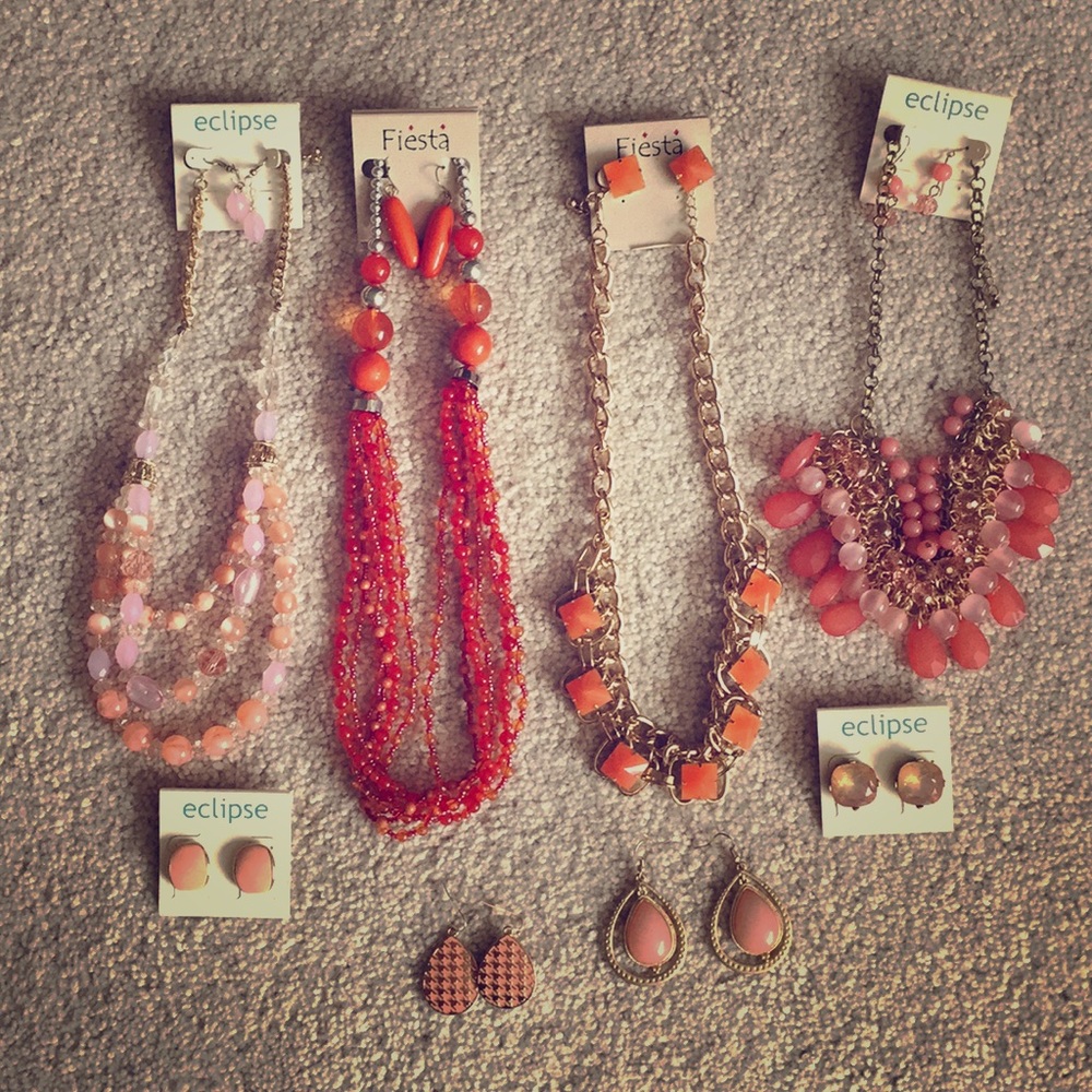 Lot of 8 Costume jewelry NEW